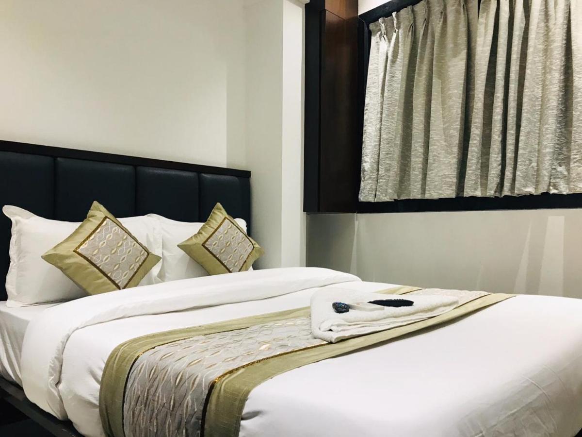 Hotel Flora Suites - Fort Mumbai Bagian luar foto