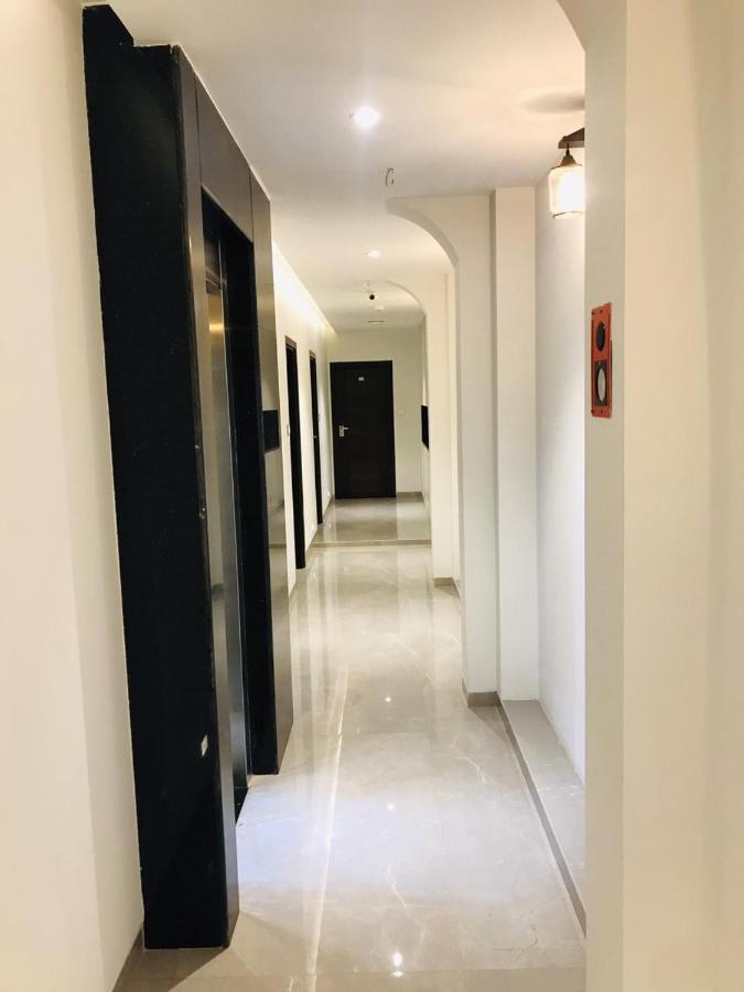 Hotel Flora Suites - Fort Mumbai Bagian luar foto